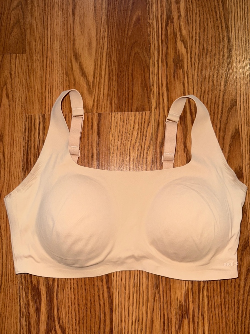 SKIMS Naked Scoop Bralette Clay Small-DD light support bra nude